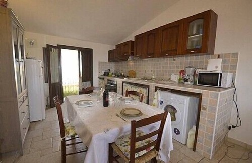 Avola Apartment | Casa Morna: A graceful apartment situated at a short distance from the beach, with Free WI-FI.