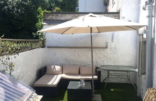 Shaldon Cottage | Charming Lovingly Restored Beachside Cottage