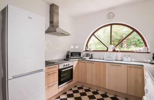 Lochailort Cottage | CLEARWATER HOUSE, family friendly, with open fire in Glenuig