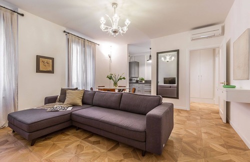 San Marco Apartment | Contemporary apartment with Canal View near San Marco