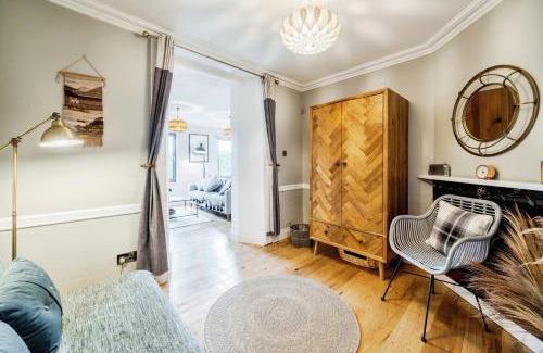 Cove House | Cosy Lochside Cottage with Mountain and Sea Views
