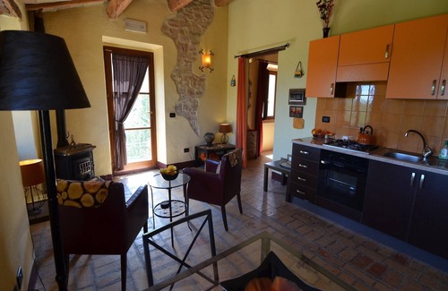 Monterosso Cottage | Countryside cottage in Pergola