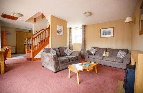Tomich House | Courtyard Cottage - sleeps 4 with en-suite