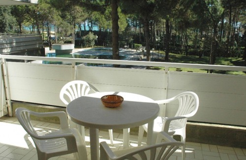 Lignano Riviera Apartment | Cozy apartment with pool near the sea