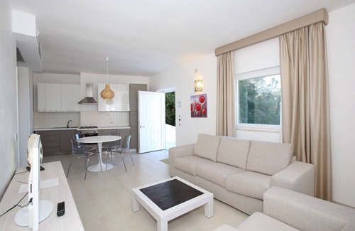 Ostuni House | Ecate. Pool, garden, veranda,Ostuni center 700m on foot, Ostuni beaches 8 km.Wow