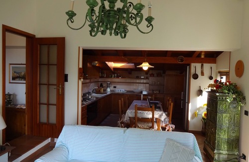Toscolano Maderno Apartment | Elegant apartment on the lake with private parking and terrace