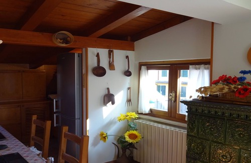 Toscolano Maderno Apartment | Elegant apartment on the lake with private parking and terrace