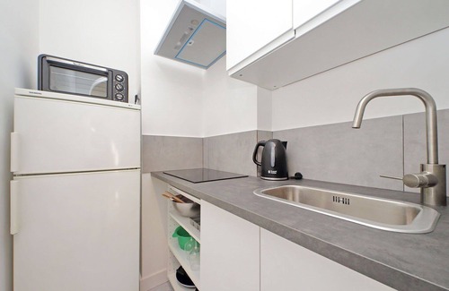 Esquilino Apartment | Emanuele Filiberto, Cozy Apartment In Esquilino By Halldis