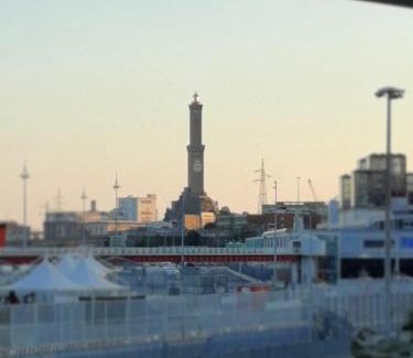 San Teodoro Apartment | GENOVA CRUISE TERMINAL CASA DALLO ZIO 150 mq
