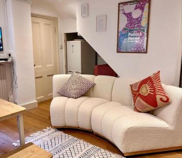 Finsbury Apartment | Gorgeous 1-bed Garden Flat in Wilmington Square, near King's Cross