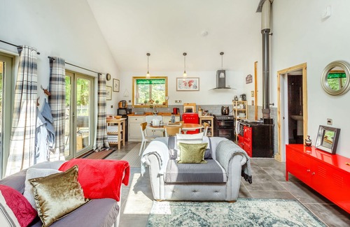 Salen Cottage | GRANT COTTAGE, pet friendly, character holiday cottage in Strontian