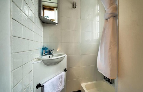 Newington Apartment | GuestReady - Lovely Central 1BR Flat Next To Holyrood Park