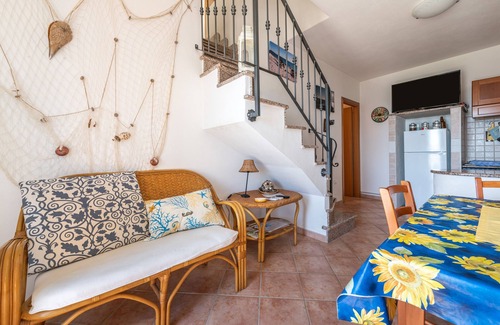Calasetta House | Holiday Home Casa Vacanze 21 Aprile - 1 with Sea View & Terraces