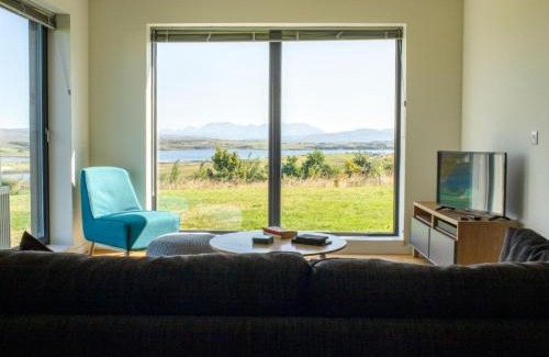 Roskhill House | Holiday Home Taigh Uilleim by Interhome