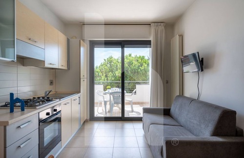 Pineto Apartment | Holiday Rendez Vous 28 - Second floor apartment with side sea view
