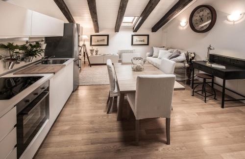 Trieste Old Town Apartment | Holländer Suite