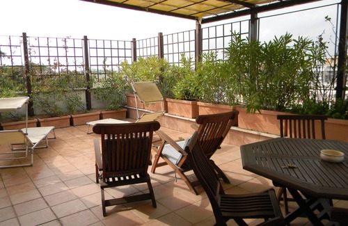 Gianicolense Apartment | Janiculum near Trastevere Vatican nice studio well equipped with large terrace