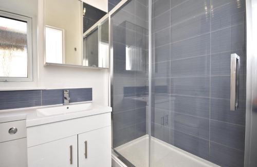 Baglan Apartment | King Edward road with sea view