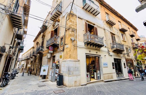 Old Town Apartment | LoftBotta2Cefalù