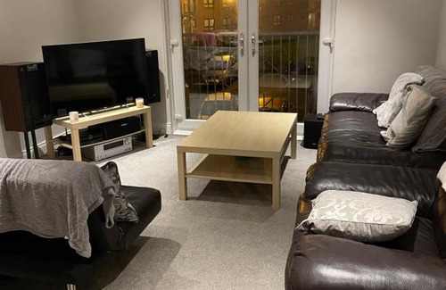 Glasgow Westend Apartment | Lovely 3 bed 2 bath (central for COP26)