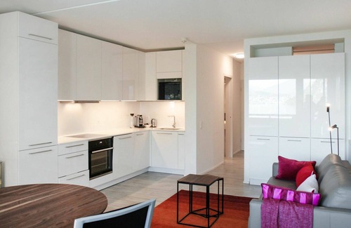 Bissone Apartment | Lovely apartment for 4 people with pool, A/C, WIFI, TV, balcony and panoramic view