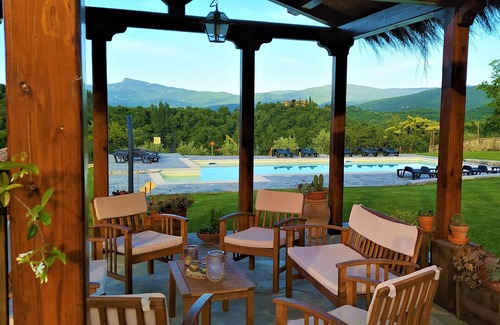 Porrena Villa | Lovely country house with private pool and garden