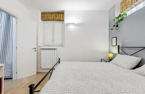 Quartiere XIII Aurelio Apartment | M&C San Pietro basement house