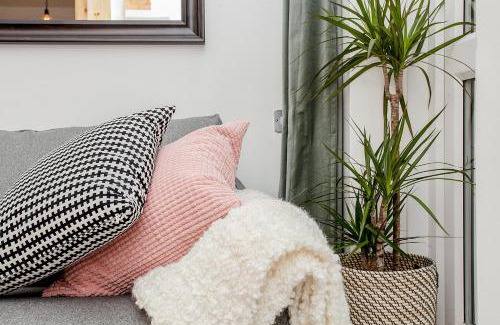 Finsbury Apartment | Modern Central 1BD Flat in Clerkenwell - sleeps 4!