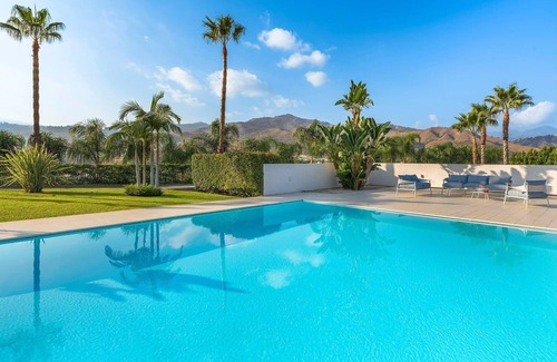 Fiumefreddo di Sicilia Villa | My Rental Homes - Villa Inga with ample garden, private pool,in-room Jacuzzi tub