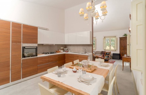 Il Poggio Apartment | Natural Oasis “La Fornace” is situated in the middle of the sunny tuscan badlands spread by multic