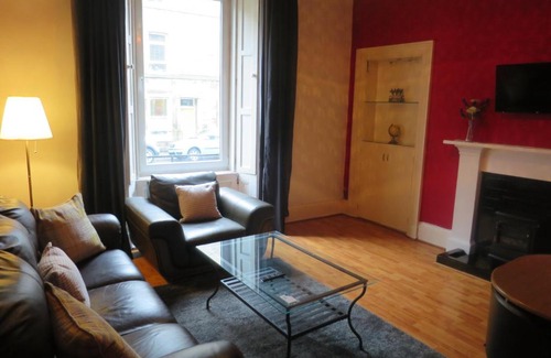 Newington Apartment | Our City - Blackwood Crescent