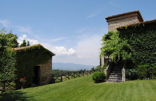 Spoleto Apartment | Panoramic holiday apartment Torre Colombaia 4+2 pax