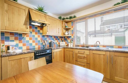 Holywood House | Pass the Keys | Lovely Home in Holywood | Lots Nearby | Seaside