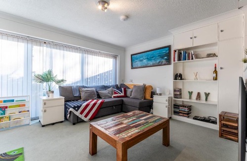 New Forest District Apartment | Pass the Keys Solent Avenue - Lovely one bedroom family flat with free parking