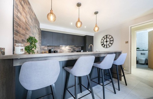 Cathedral Quarter Apartment | Pass the Keys | Stunning 1BR Apt in No 1 Location with Free Parking