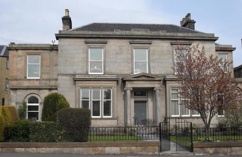 Newington Apartment | Period Flat With Parking and Arthur's Seat Views