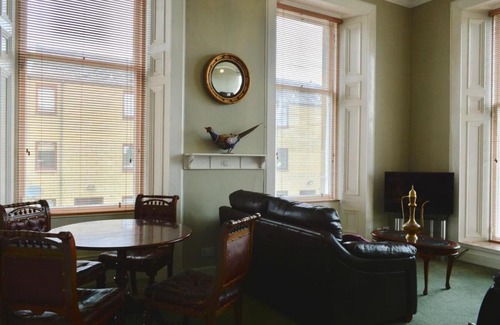 Newington Apartment | Period Flat With Parking and Arthur's Seat Views