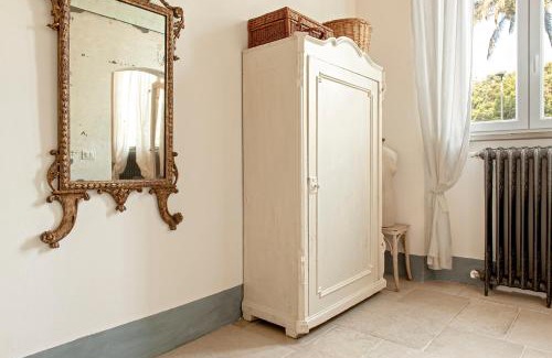 Livorno Apartment | Piéce en rose
