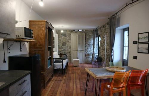 Moltrasio Apartment | Piazzetta House Stunning Lake View Welcome Cocktail at Il Baretto