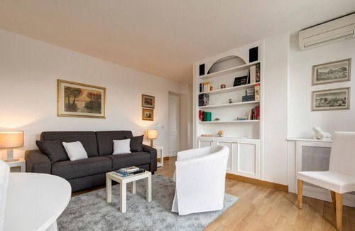 Quartiere XIII Aurelio Apartment | Piccolomini San Peter Terrace Flat