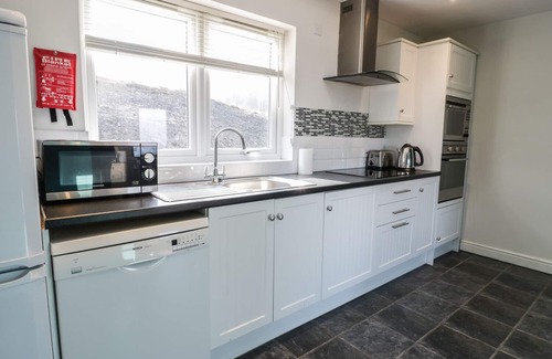 Gruline Cottage | POPPIES COTTAGE, pet friendly in Craignure, Isle Of Mull