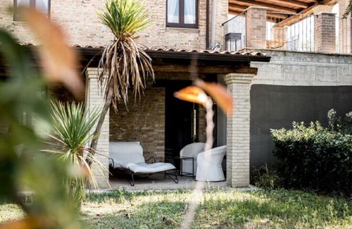 San Savino Apartment | Pretty Apartment in Ascoli Piceno with Jacuzzi