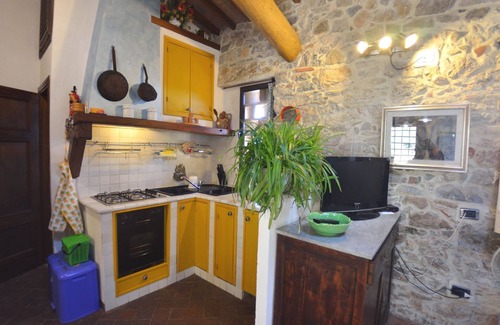 Gello Villa | Private Villa with hot tub, WIFI, private pool, A/C, TV, terrace, pets allowed, panoramic view