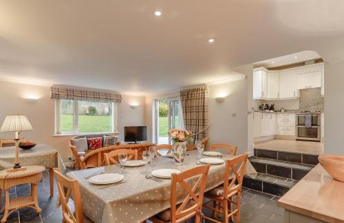 Constantine Bay House | Quillets 13
