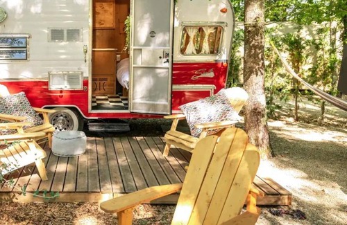 Neri RV Rental | Recreational vehicle (RV) ∙ 1 bedroom ∙ 2 guests