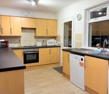 Falkirk House | RF-Entire House-Central Scotland-Falkirk, Self-Check-in , Pet-friendly and with Parking