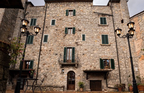 Torniella Apartment | Room 'Del Chiodo - Giacinto' with Shared Terrace and Garden and Wi-Fi