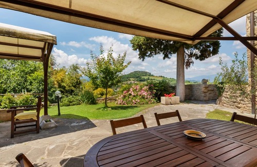 Santa Reparata House | Rustic Holiday Home in Citta di Castello With Swimming Pool