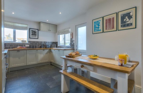 St Ives House | Sea Ayr