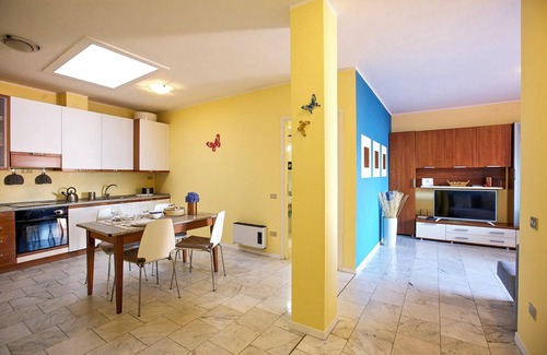 Ghiffa Apartment | Spacious 3-room apartment with dream lake view & private beach right on the lake